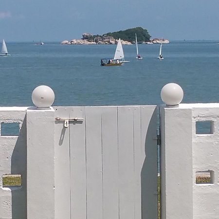G&T'S Beach Front Villa Tanjung Bungah  Εξωτερικό φωτογραφία