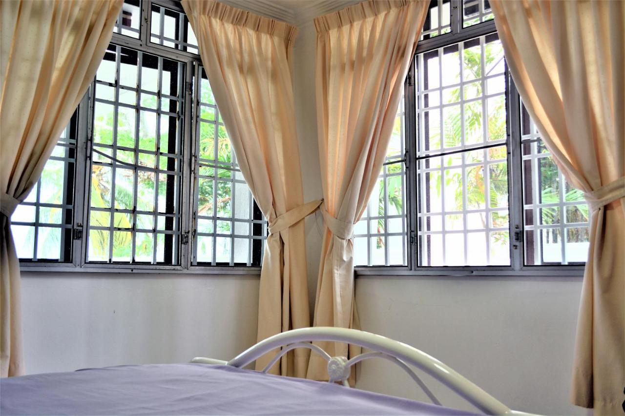G&T'S Beach Front Villa Tanjung Bungah  Εξωτερικό φωτογραφία