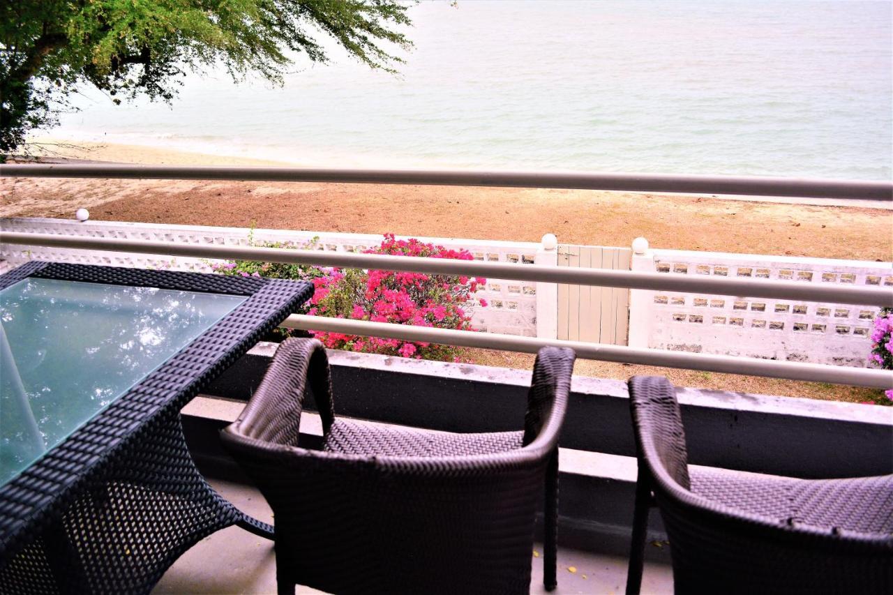 G&T'S Beach Front Villa Tanjung Bungah  Εξωτερικό φωτογραφία